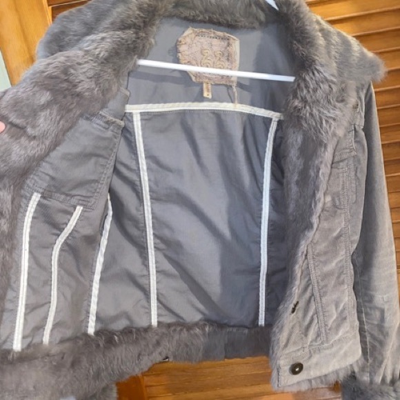Coat - Picture 2 of 4